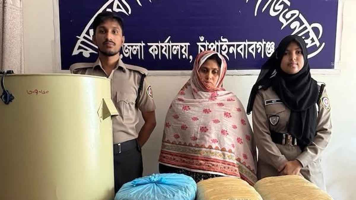 চাঁপাইনবাবগঞ্জে ১১ কেজি গাঁজা উদ্ধার, স্ত্রী আটক স্বামী পলাতক